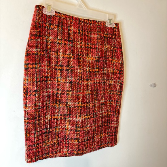 NWT Karl Lagerfeld Paris Pencil Tweed Skirt Knee Length Lined Back Zip Sz 2 - Picture 4 of 8
